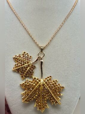 Gold Leaf Pendant Necklace with Amber Crystals